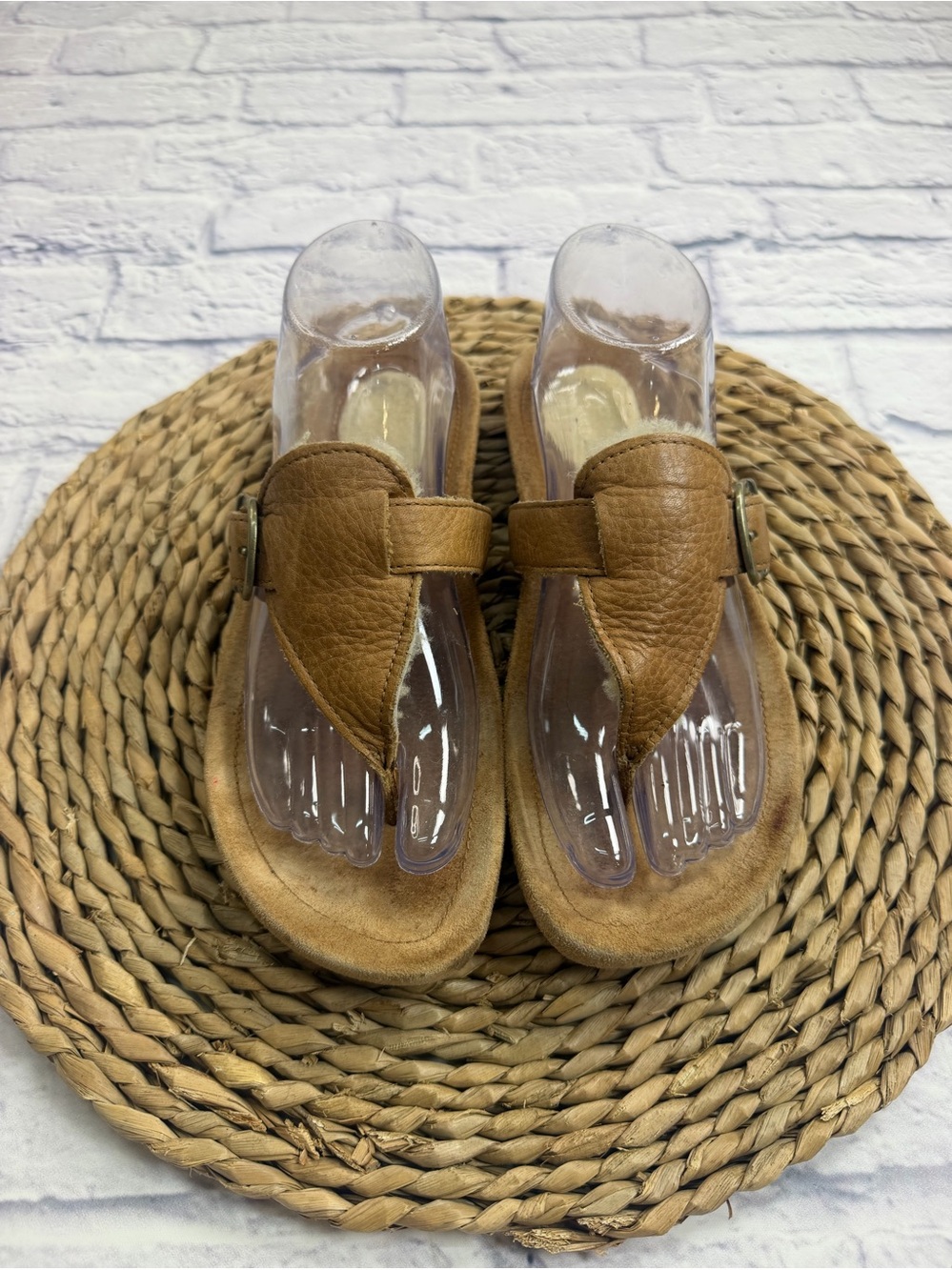 UGG Women's Tan Leather Thong Sandals with Buckle. Size 8.